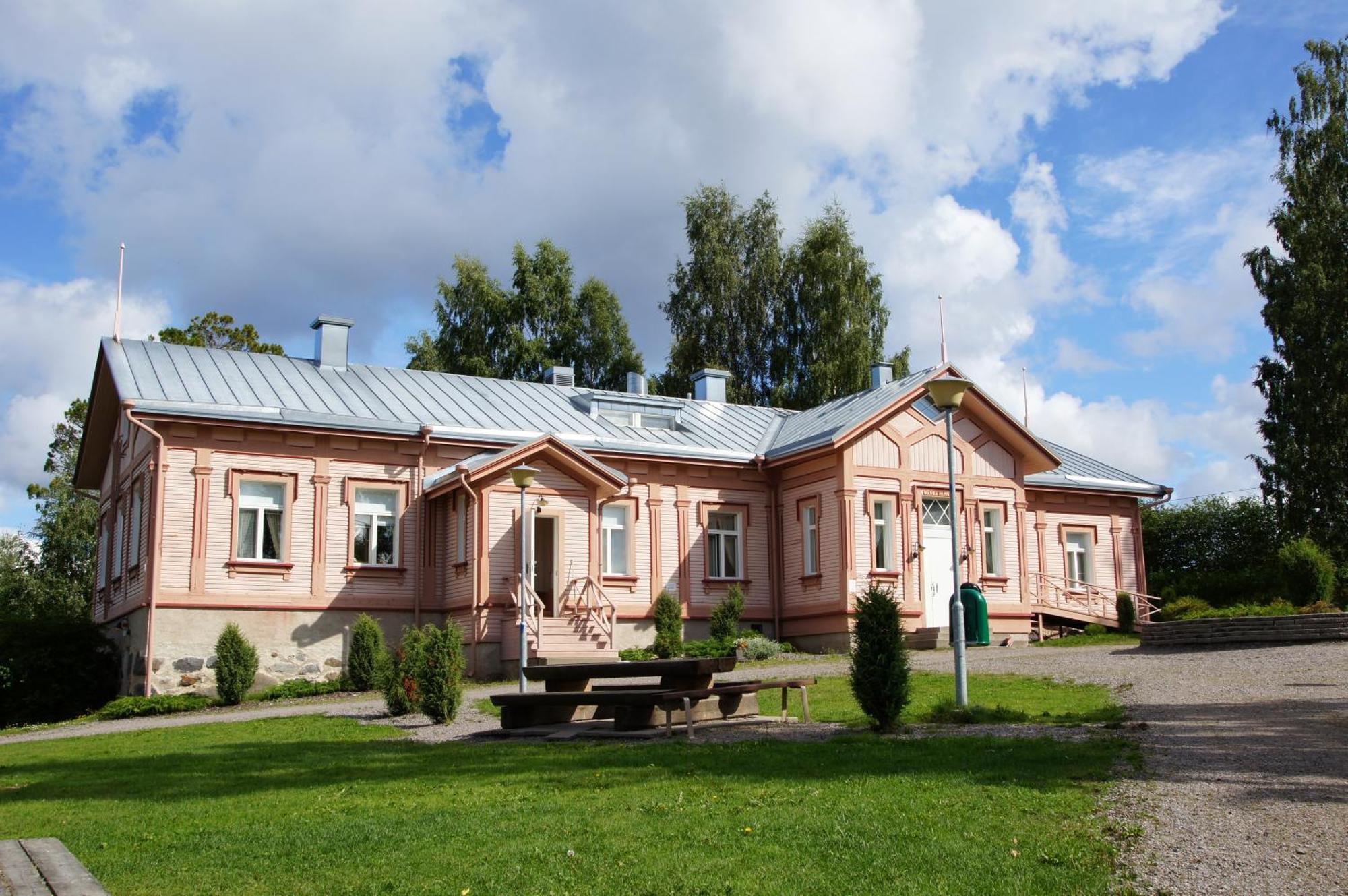 Savonlinnan Kansanopisto - Wanha Pappila Exterior photo