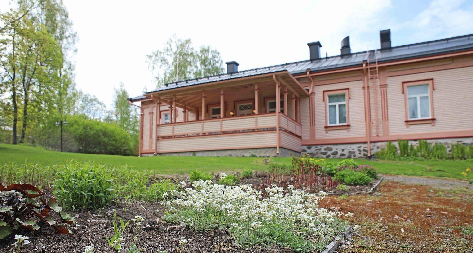 Savonlinnan Kansanopisto - Wanha Pappila Exterior photo